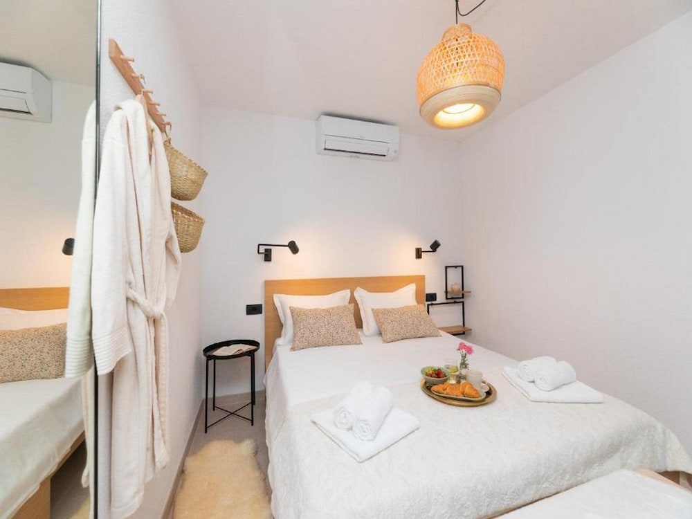 Villa (Two Bedroom Villa with Swimming pool)