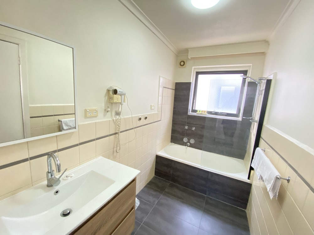 Executive One Bedroom Apartment - Albert Street Building - Photo 6