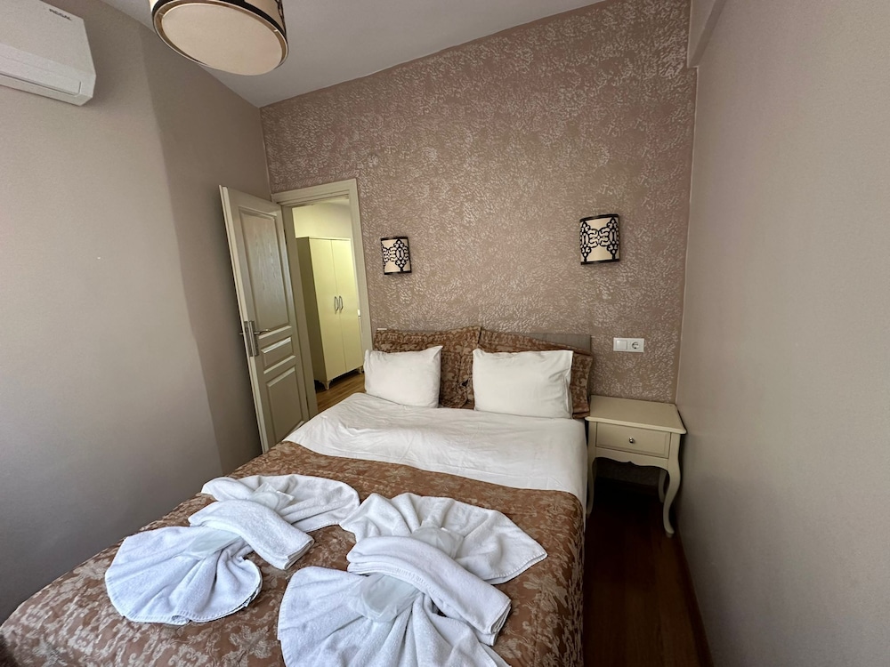 Family Triple Room, 3 Bedrooms, Balcony photo 2