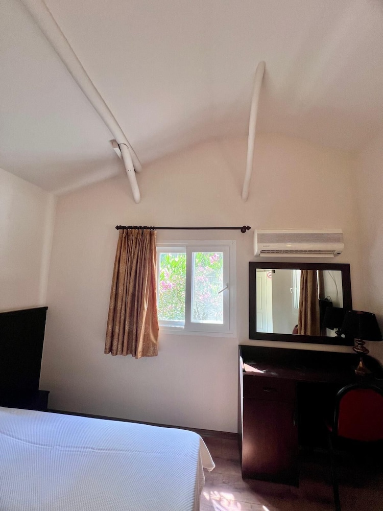 Romantic Double Room, Patio, Bay View photo 2