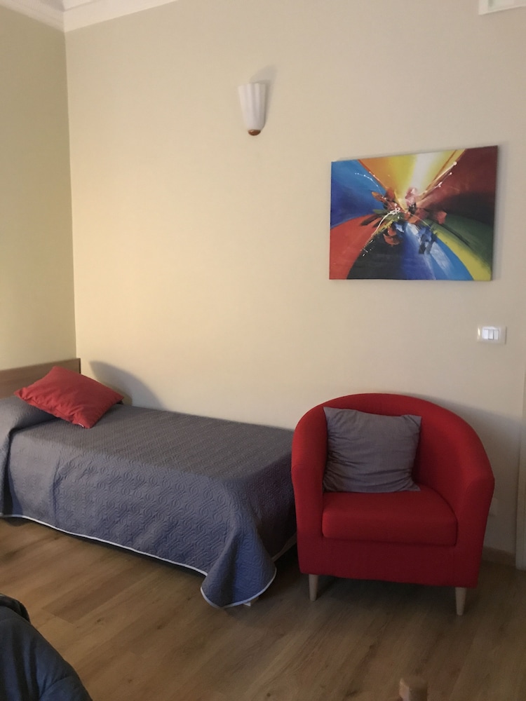 Triple Room, City View photo 3