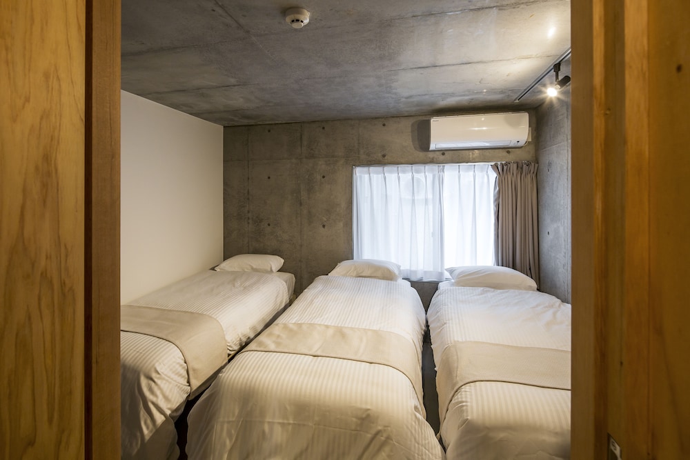 Standard Room for 5 People