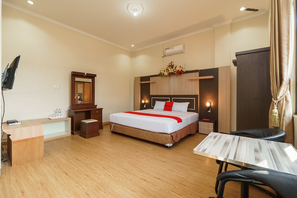 Premium Room (RedDoorz)