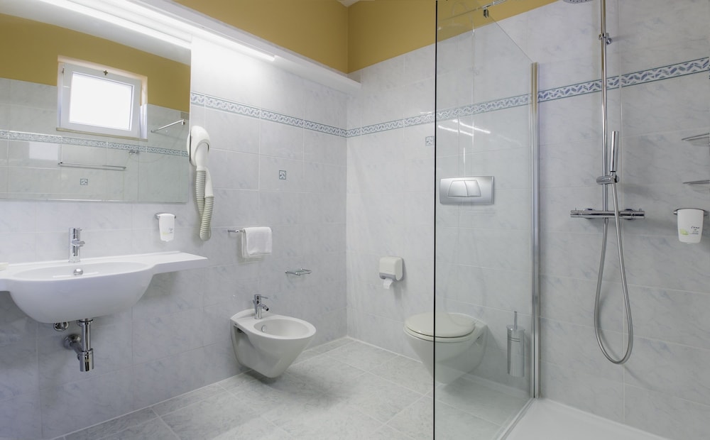 Panoramic Double or Twin Room, Balcony, Sea View - Photo 7