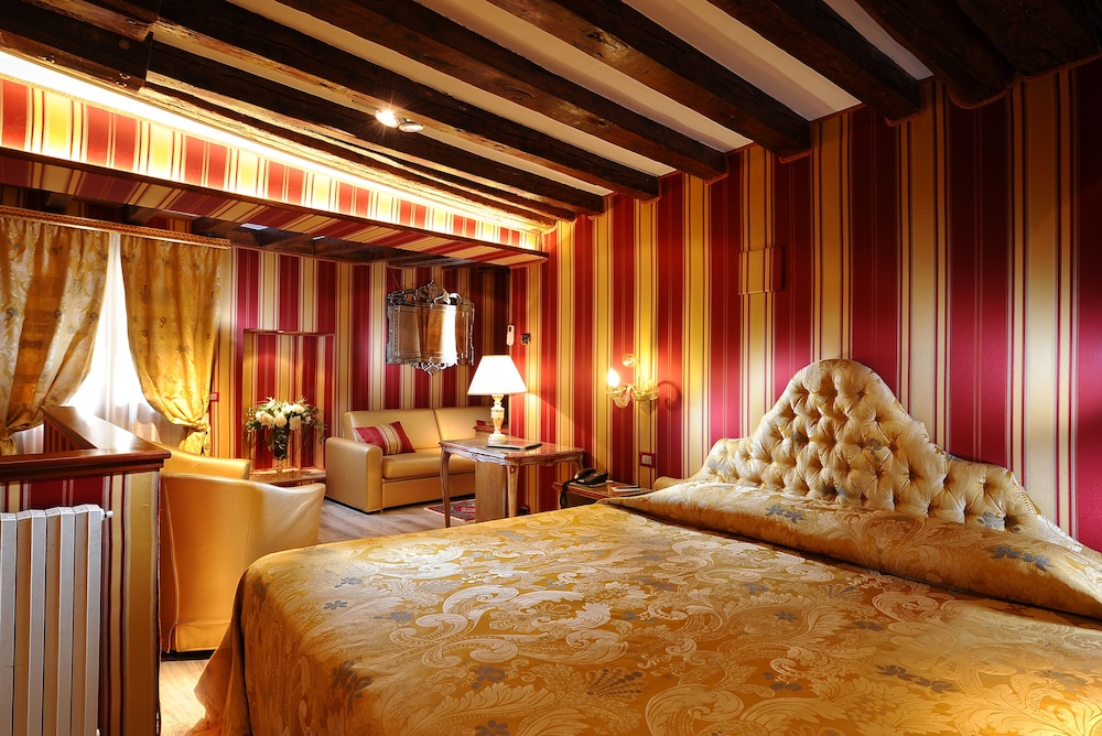Junior Studio Suite