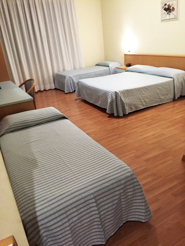 Standard Quadruple Room photo 2