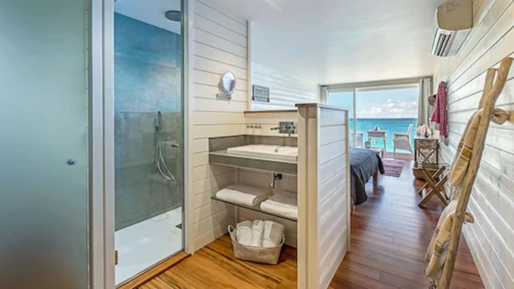 Comfort Double Room, 1 King Bed, Terrace, Ocean View photo 2