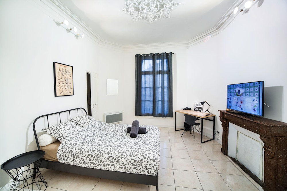 城市双人房,公用浴室 (LGC habitat chambre 3)