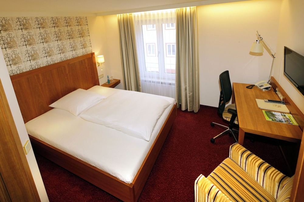 Comfort Single Room, Courtyard View