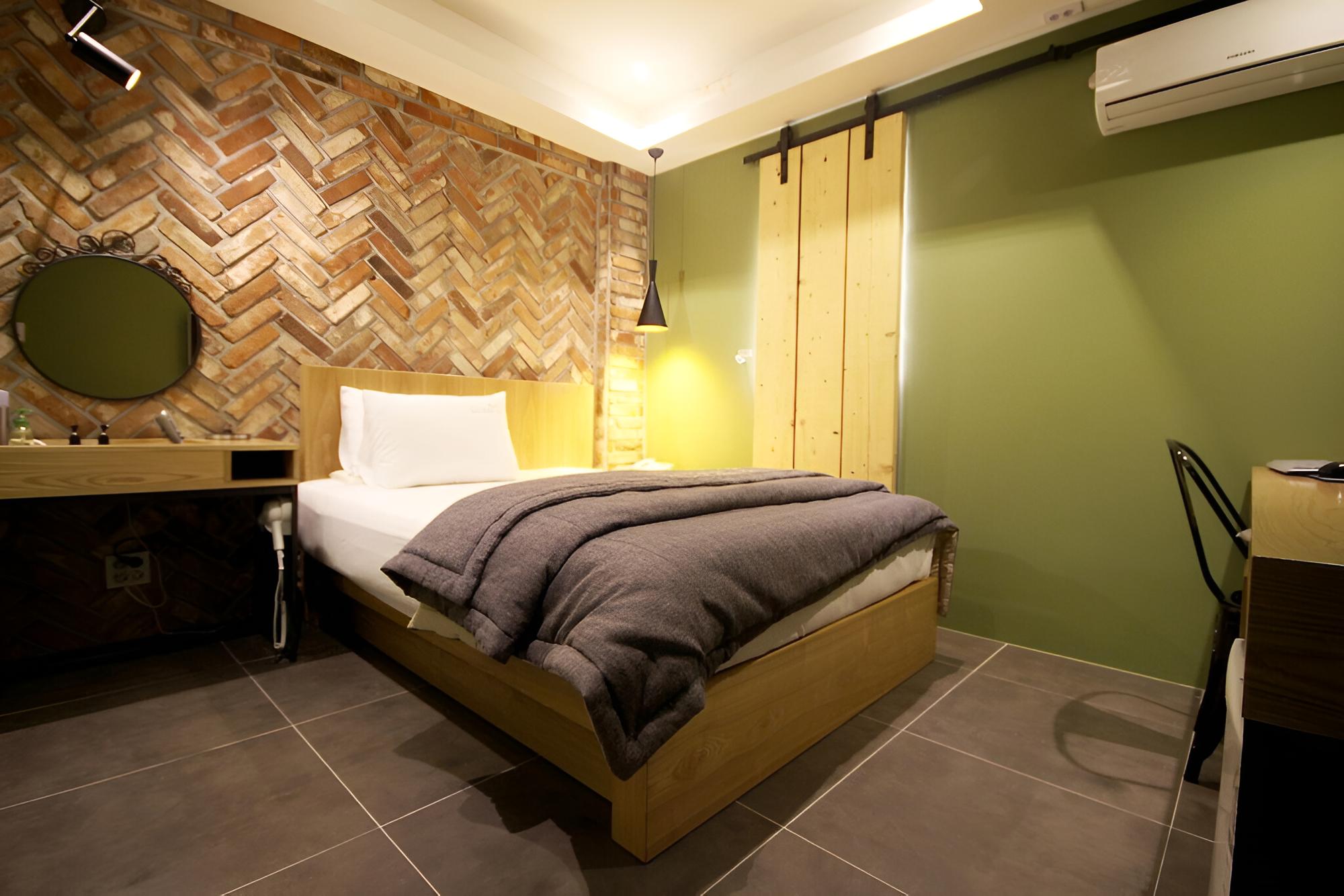 Room (Standard room)
