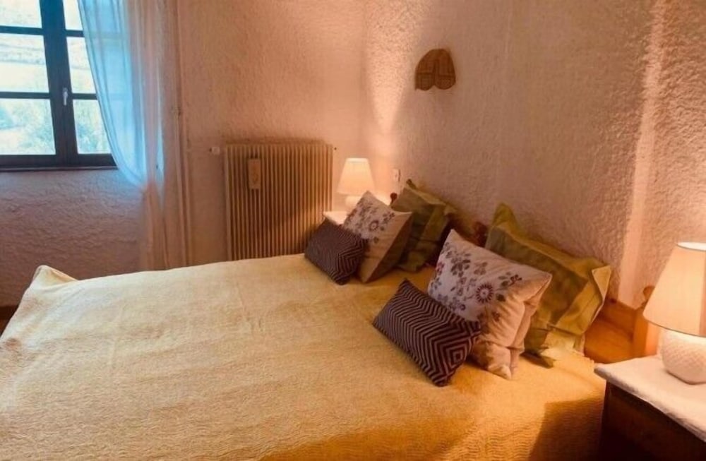 Room, Mountain View