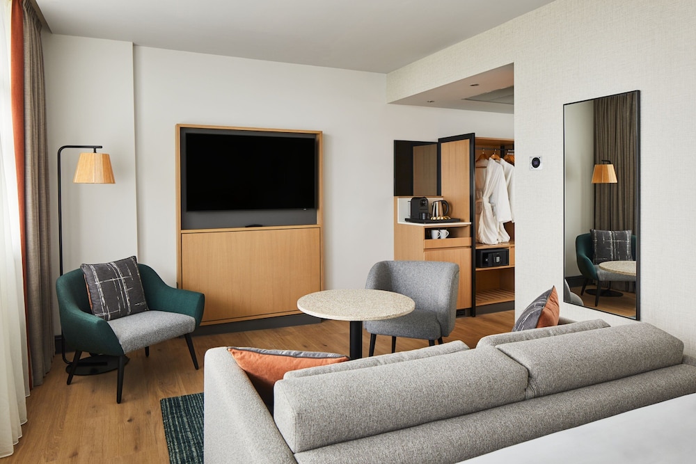 Executive King Room - Photo 3