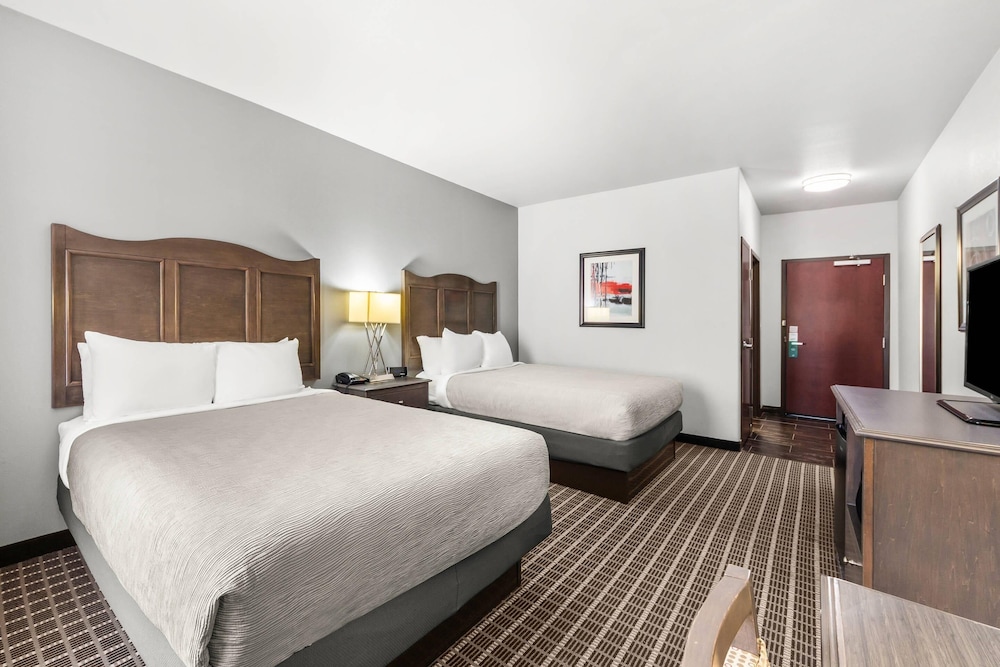 Standard Room, 2 Queen Beds, Non Smoking photo 2