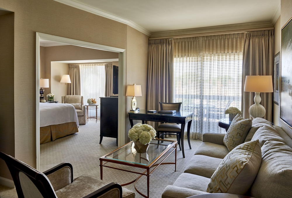Luxury Suite, 1 King Bed - Photo 5