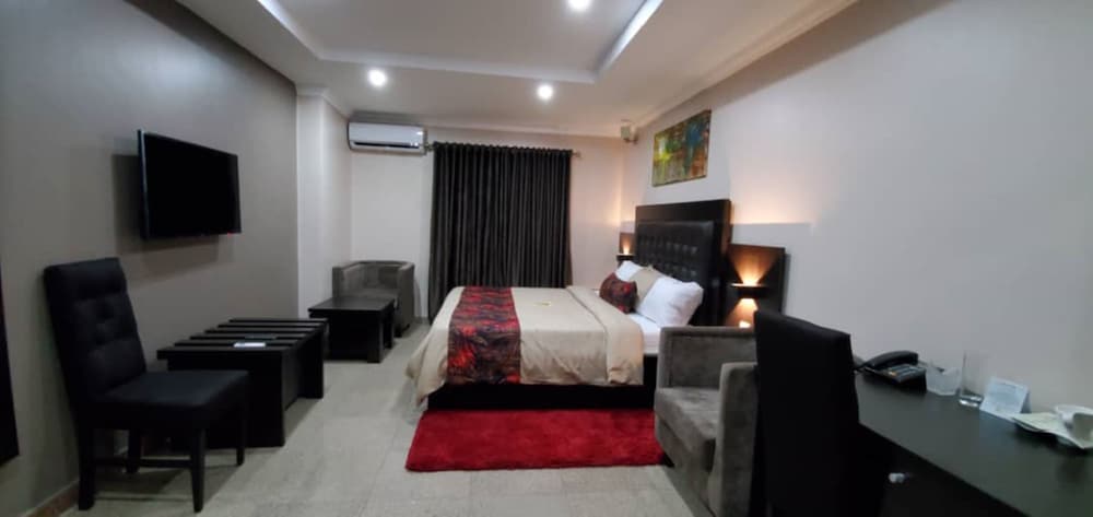 Deluxe Room - Photo 3