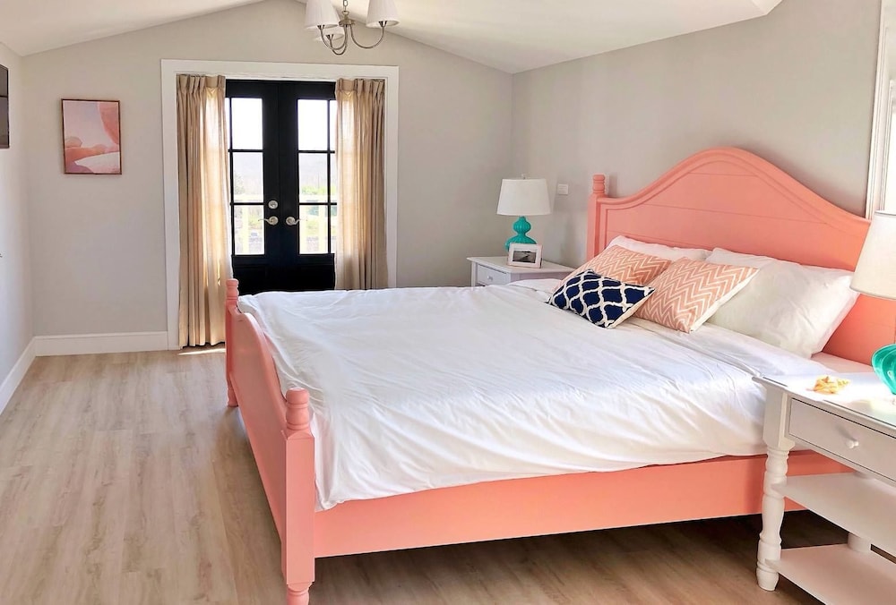 Romantic Double Room, 1 King Bed, Hot Tub, Beachfront
