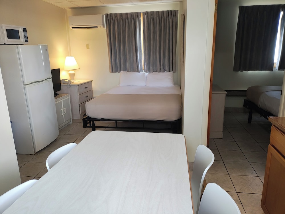 Deluxe Room (Two Room Efficiency (Type 4)) photo 1