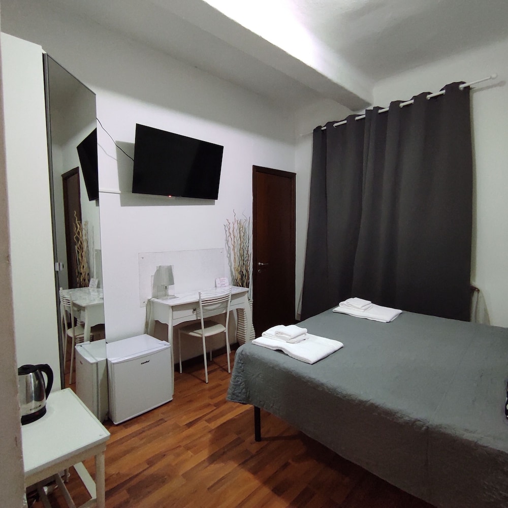 Basic Double Room, 1 Double or 2 Twin Beds, Non Smoking - Photo 27
