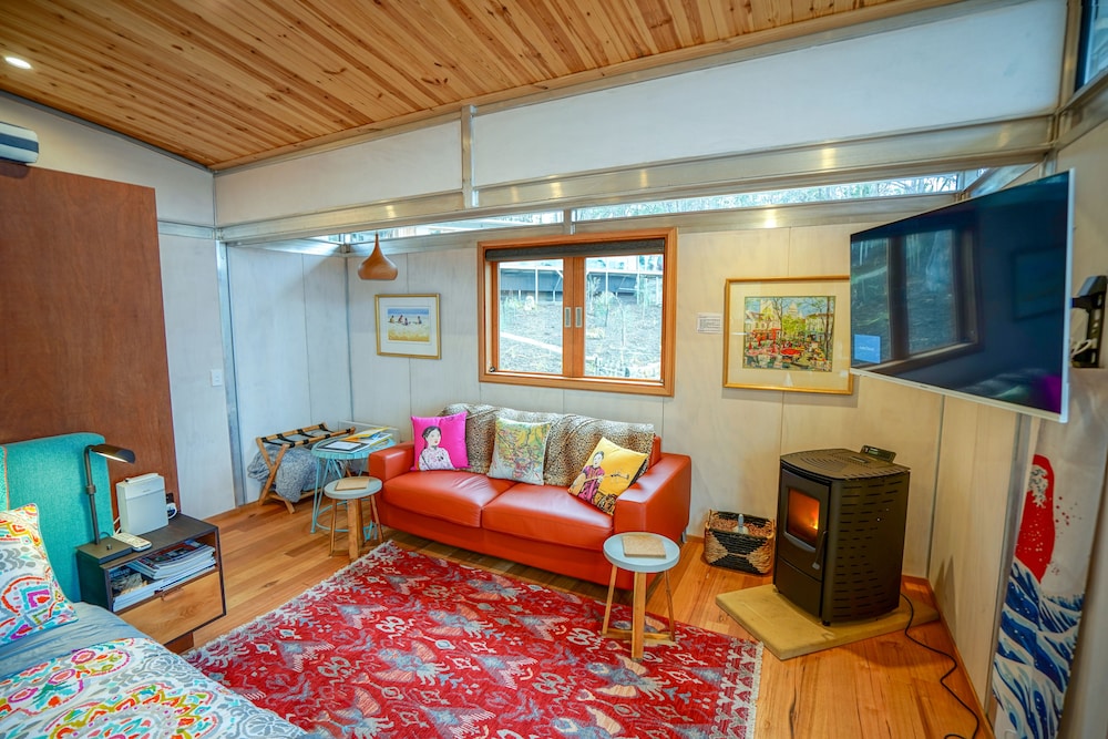 Design Studio, 1 Queen Bed, Bay View (Flying Duck Pod) photo 3