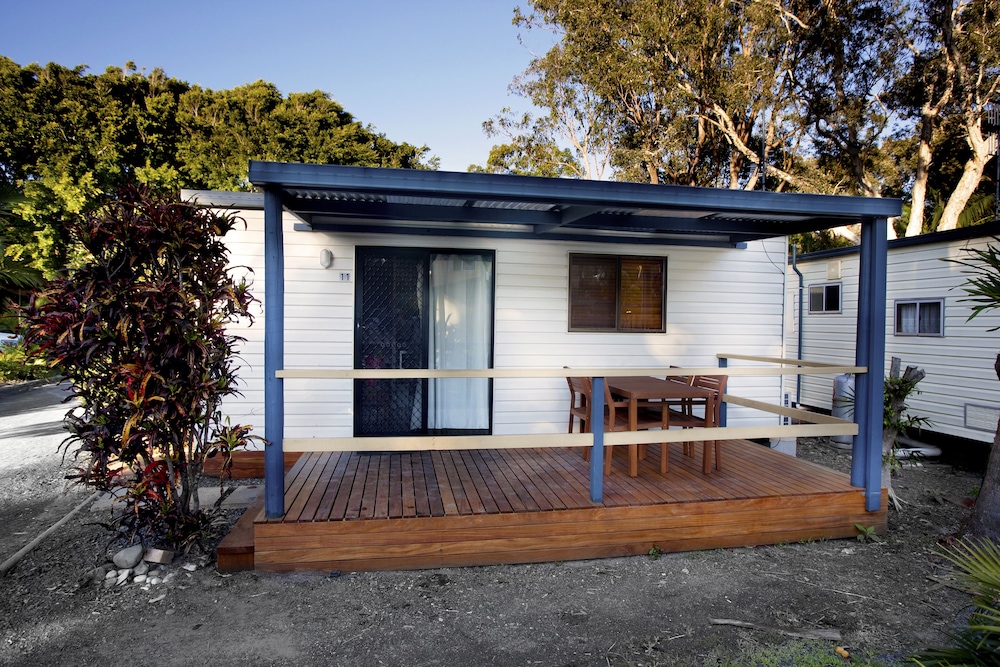 Beachside Bungalow (Not Pet Friendly) - Sleeps 4 photo 3