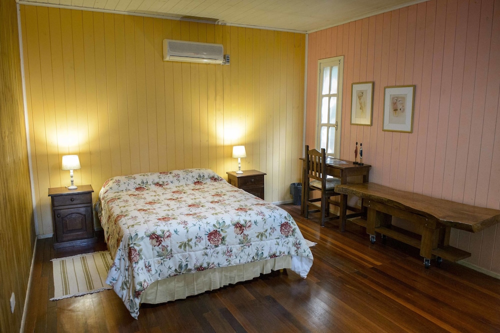 Basic Room, 1 Double Bed, Non Smoking photo 3