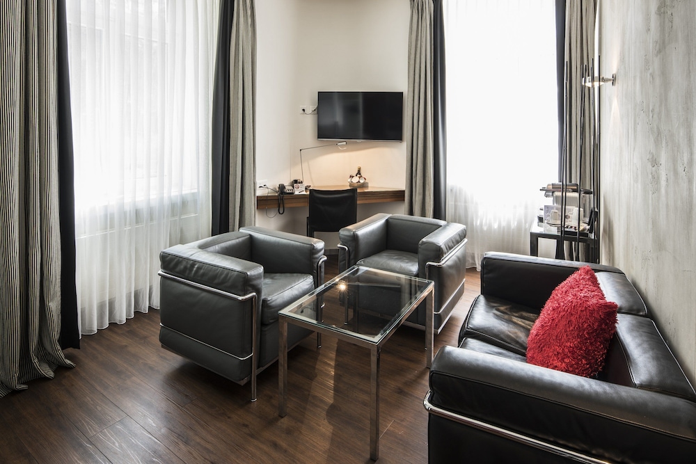 Junior Double Room, City View - Photo 3