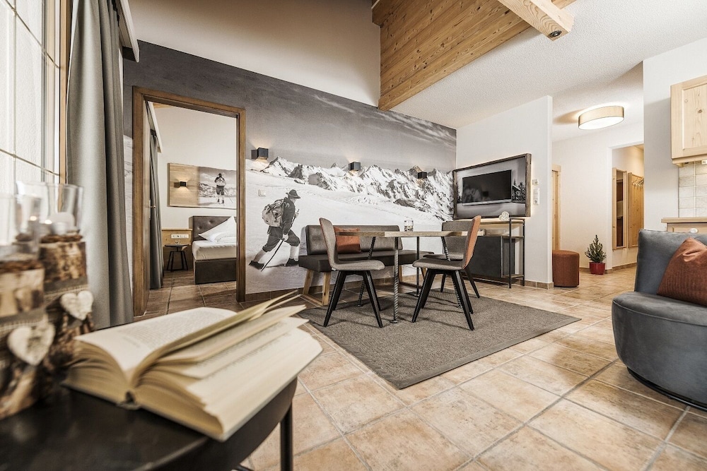 Apartment Family L, 1 bed room, kitchenette and bunk bed in living room photo 1