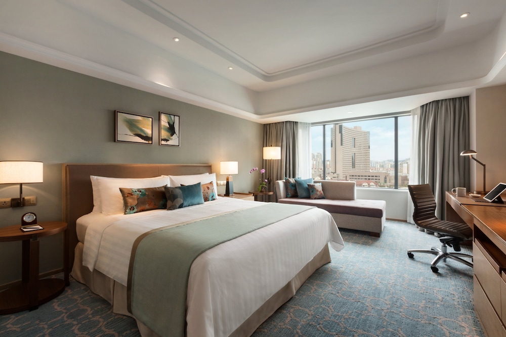 City Wing, Deluxe Grand Room, 1 King Bed - Photo 3