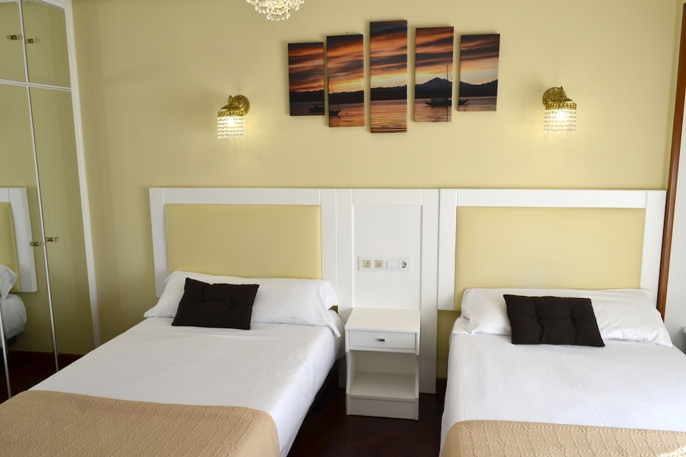 Superior Double Room, Partial Sea View - Photo 5