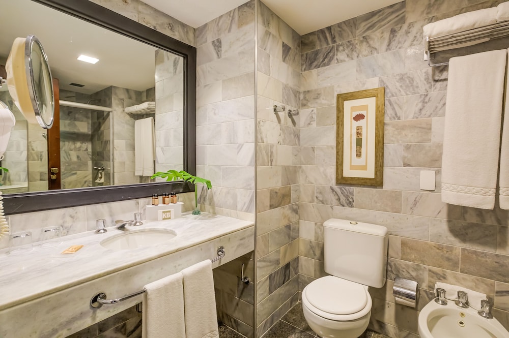Premier Quadruple Room, 2 Double Beds - Photo 3