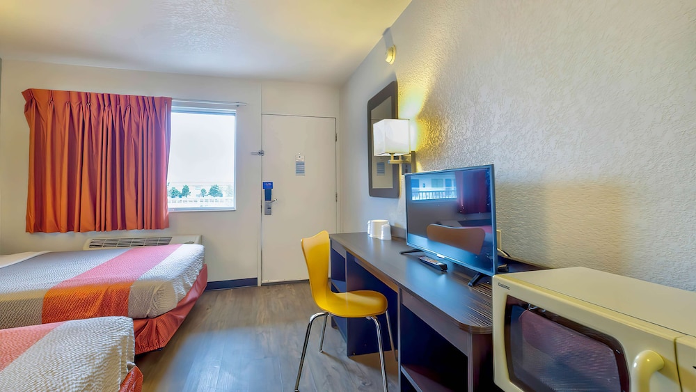 Standard Room, 2 Double Beds, Non Smoking photo 1