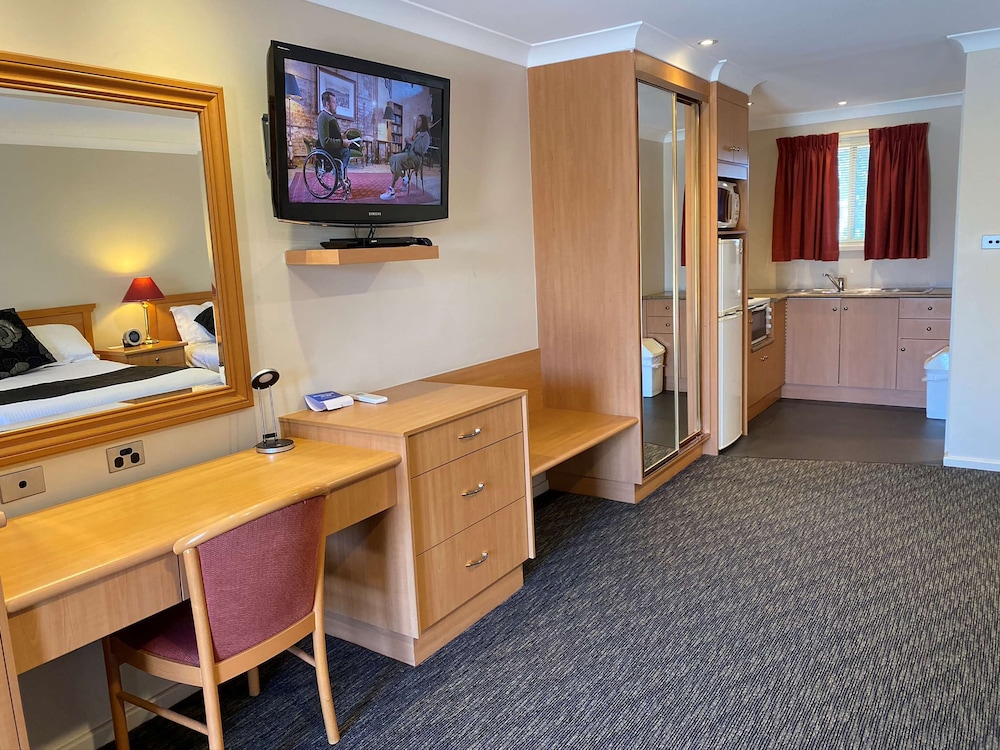 Executive Suite, Multiple Beds, Non Smoking, Kitchenette (with Sofabed) - Photo 9