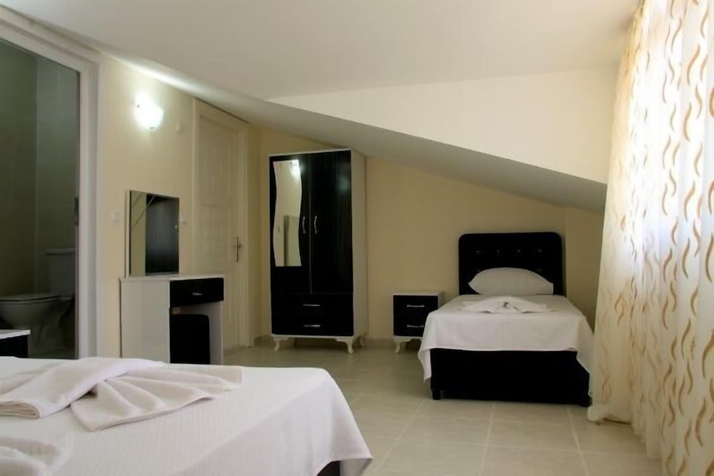 Classic Triple Room, Multiple Beds, Garden View