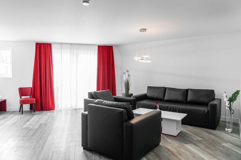 Deluxe Suite - Photo 6