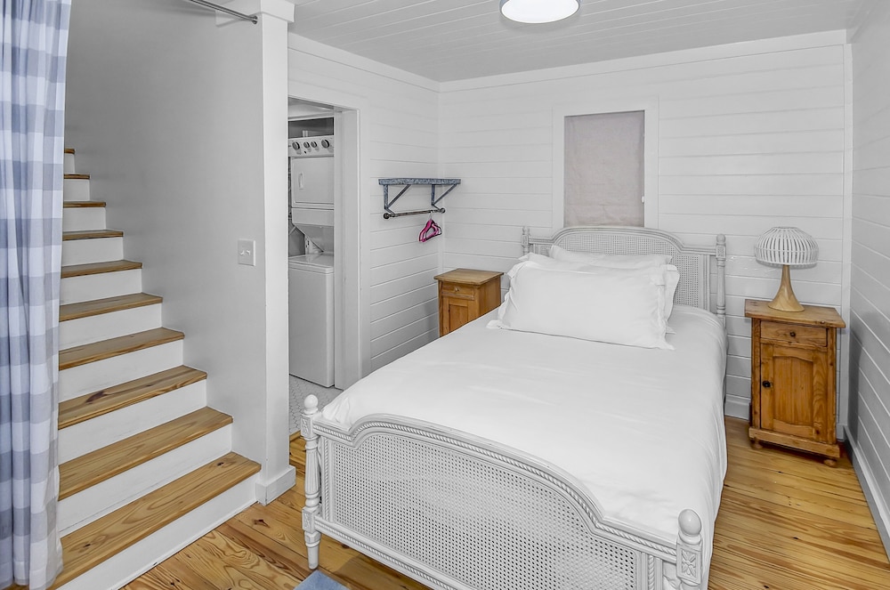 House, 1 Bedroom photo 1