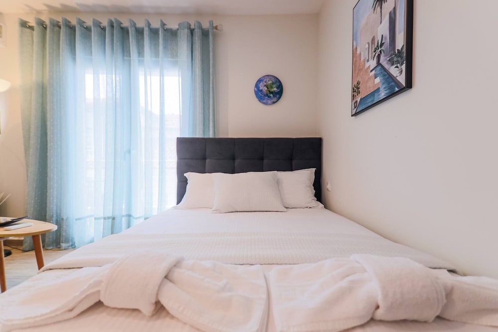 Apartment, Multiple Bedrooms, Accessible, Balcony photo 3