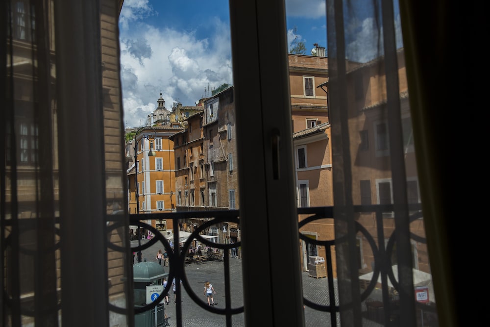 Suite, City View