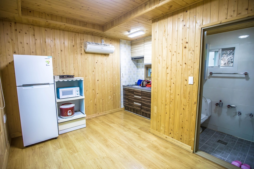 Wood House photo 3