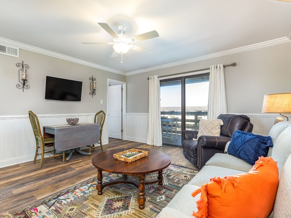 Condo, Multiple Beds, Pool Access, Partial Ocean View (#6C - No Pets)