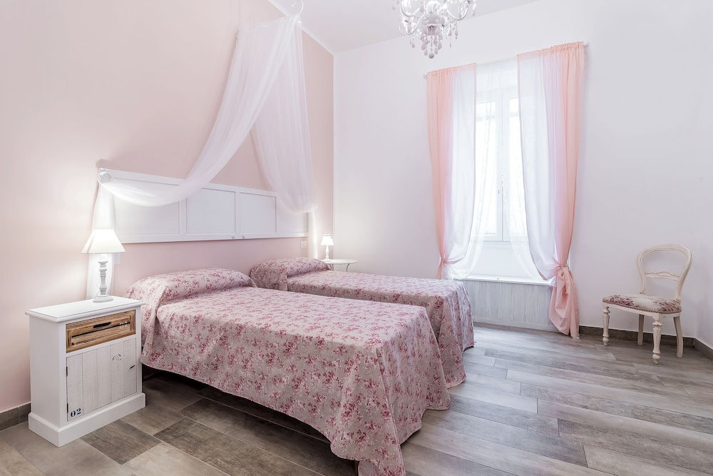Comfort Double or Twin Room, Ensuite (Nennella)