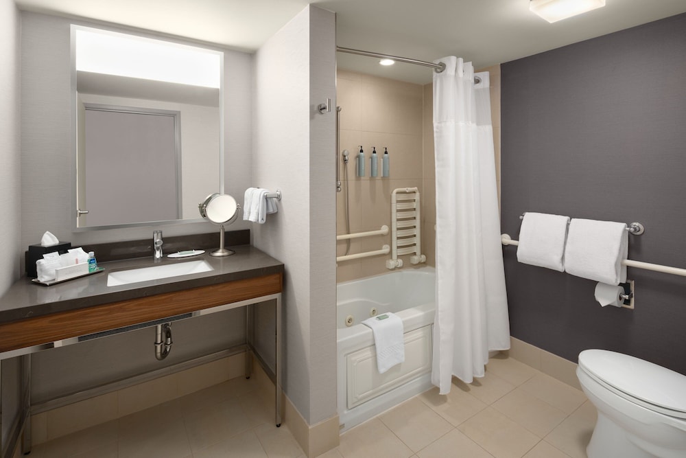 Room, 2 Queen Beds (Hearing Accessible) - Photo 7