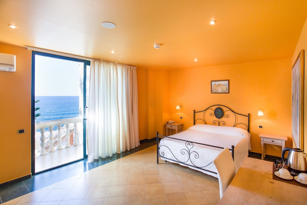Panoramic Suite, 2 Bedrooms, Non Smoking, Sea View