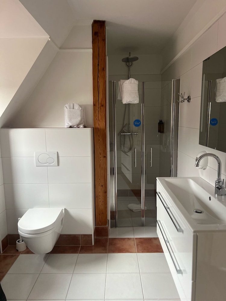 Basic Single Room photo 2