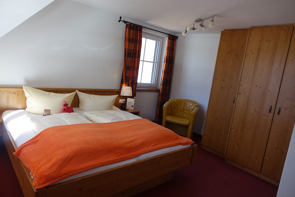 Basic Double Room