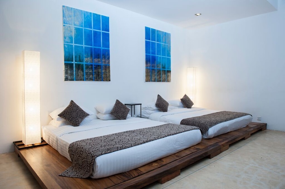 Family Room photo 1