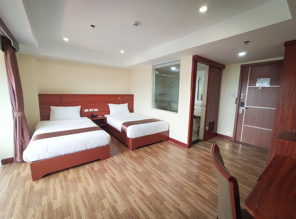 Basic Double or Twin Room, 2 Double Beds, Non Smoking, City View - Photo 3