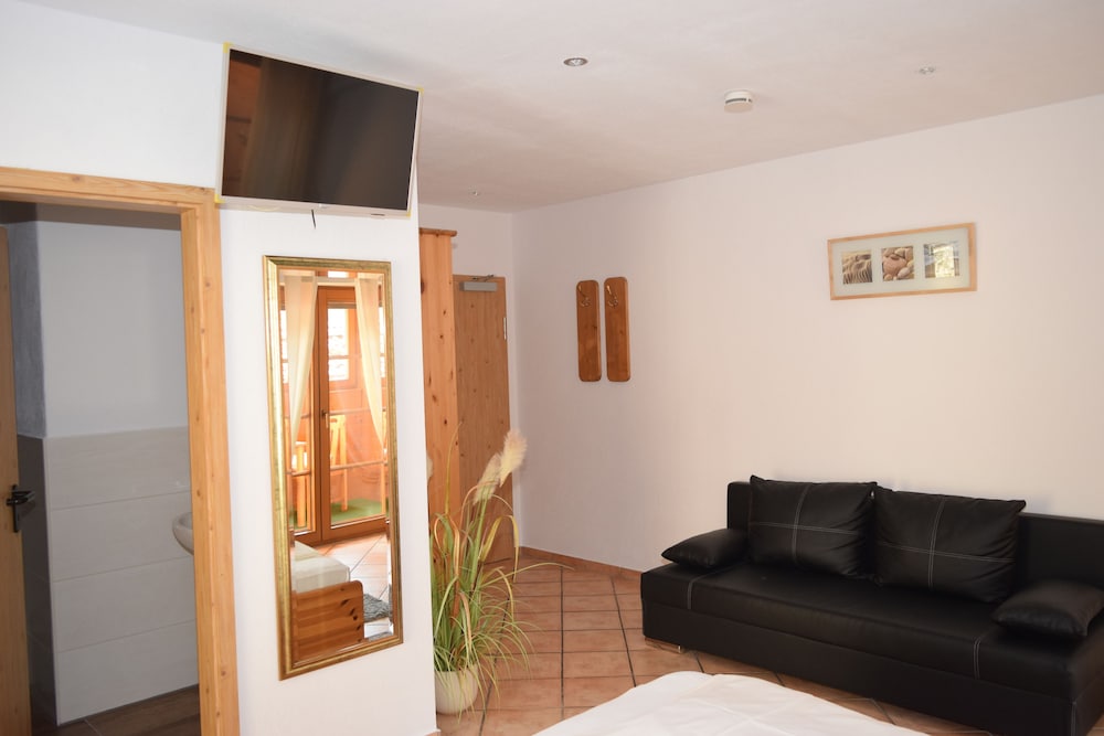 Double Room - Photo 4