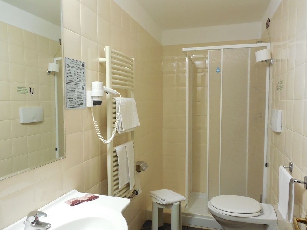 Economy Double Room photo 2
