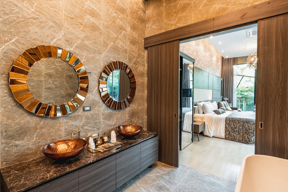 3-Bedroom Villa Suite - Photo 7