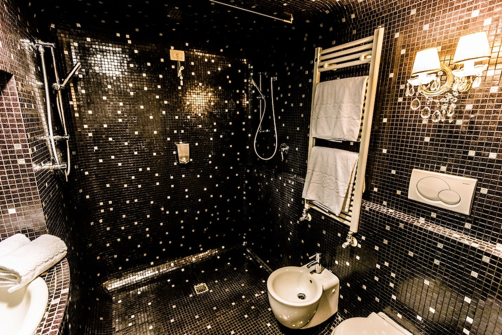 Junior Suite (with Private Garden) photo 2